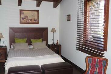 تختخواب و صبحانه Ca L’andreu Suites