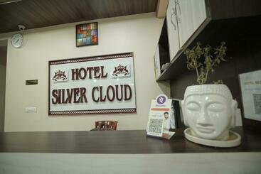 هتل Silver Cloud
