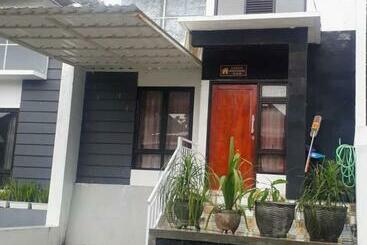 بنسيون Villa Fid Bandungan