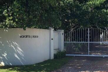 پانسیون Sarah S Place  Heatherlands,george