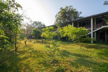 Camellia Resort And Spa
