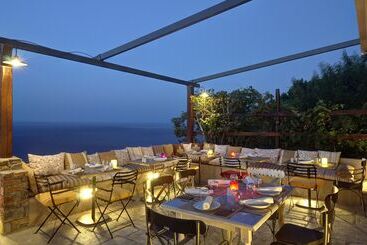 هتل Agapitos Villas & Guesthouses