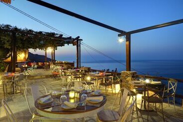 هتل Agapitos Villas & Guesthouses