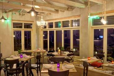 هتل Agapitos Villas & Guesthouses