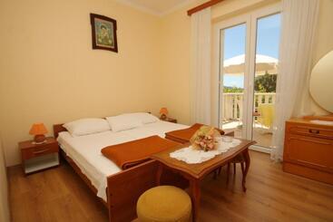 هتل Apartments And Rooms With Parking Space Mlini, Dubrovnik   8835