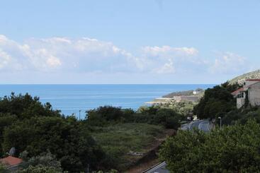 هتل Apartments And Rooms With Parking Space Mlini, Dubrovnik   8835