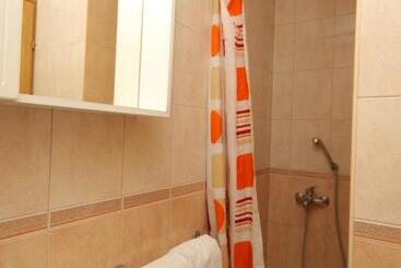 هتل Apartments And Rooms With Parking Space Mlini, Dubrovnik   8835