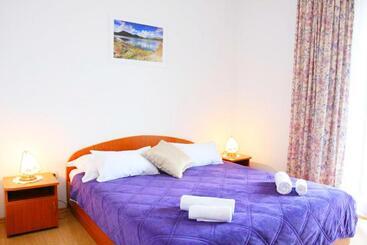 هتل Apartments And Rooms With Parking Space Mlini, Dubrovnik   8835