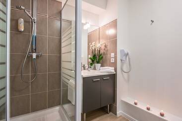 هتل Appart’city Confort Vannes