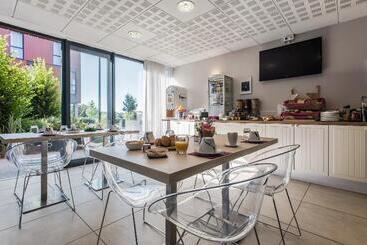 هتل Appart’city Confort Vannes