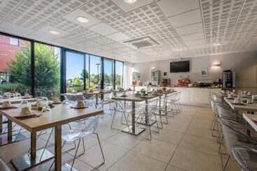 ホテル Appart’city Confort Vannes