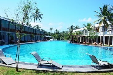هتل Carolina Beach Resort & Spa