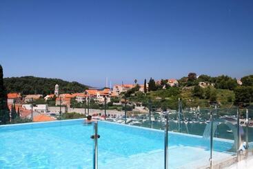 هتل Cavtat