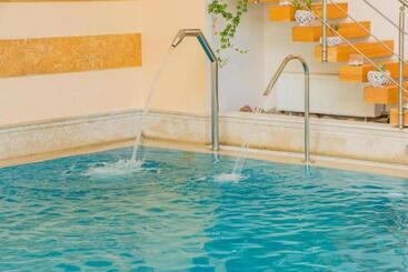 هتل Delina Mountain Resort