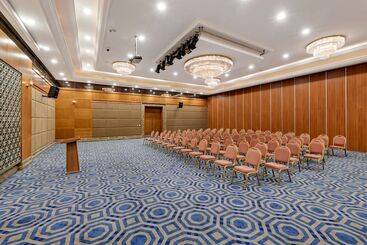 Doubletree By Hilton Hotel Van
