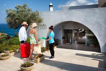 هتل Kythea Resort