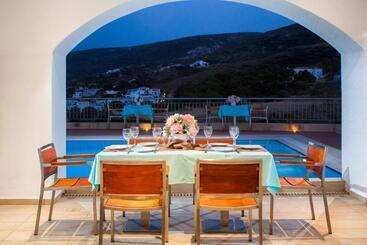 هتل Kythea Resort