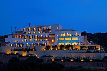 هتل Kythea Resort