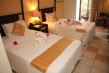 هتل Mombasa Continental Resort