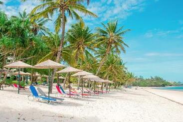 هتل Mombasa Continental Resort