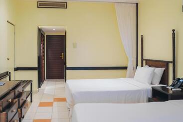 هتل Mombasa Continental Resort