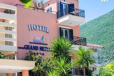 هتل Grand Nefeli