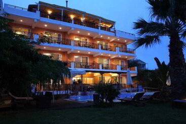 هتل Grand Nefeli