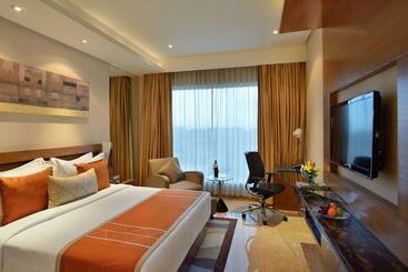 هتل Radisson Blu Kaushambi Delhi Ncr