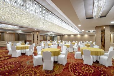 هتل Radisson Blu Kaushambi Delhi Ncr