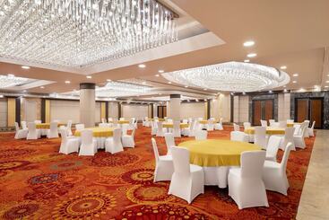 هتل Radisson Blu Kaushambi Delhi Ncr
