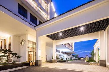 هتل Radisson Blu Resort Wetland Park