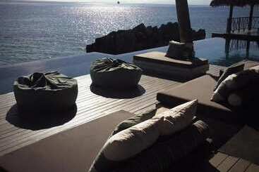 هتل Tadrai Island Resort