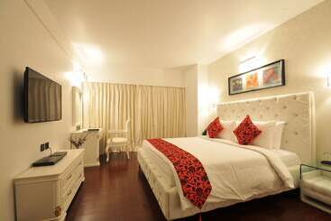 هتل The Fern Residency Rajkot