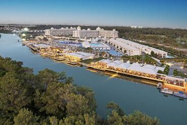 هتل Titanic Deluxe Golf Belek