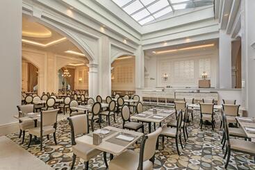 هتل Titanic Deluxe Golf Belek