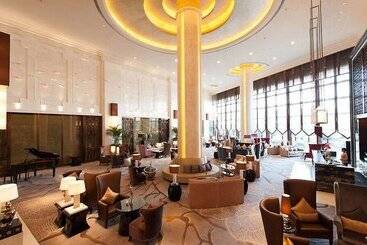 هتل Wyndham Grand Plaza Royale Colorful Yunnan