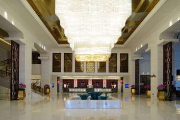 هتل Wyndham Grand Plaza Royale Colorful Yunnan