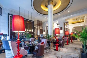 هتل Wyndham Grand Plaza Royale Colorful Yunnan
