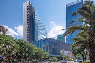 هتل Wyndham Grand Plaza Royale Colorful Yunnan