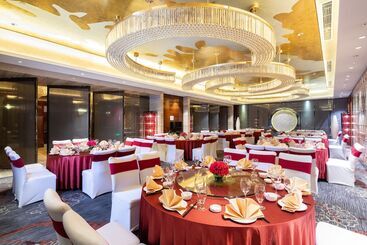 هتل Wyndham Grand Plaza Royale Colorful Yunnan