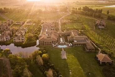 ホテル Sante Wellness Retreat & Spa