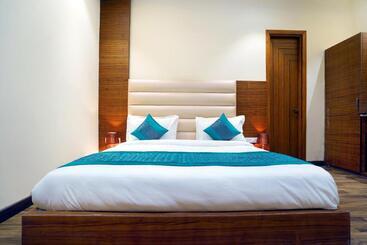 민박 Aura Grand By Levelup Hotels