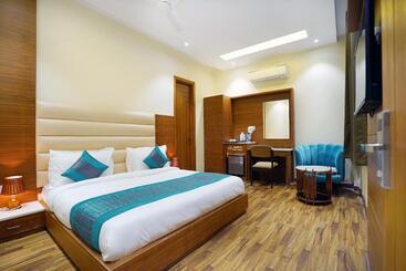 민박 Aura Grand By Levelup Hotels