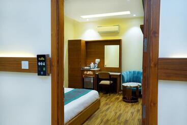 민박 Aura Grand By Levelup Hotels