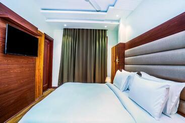 민박 Aura Grand By Levelup Hotels