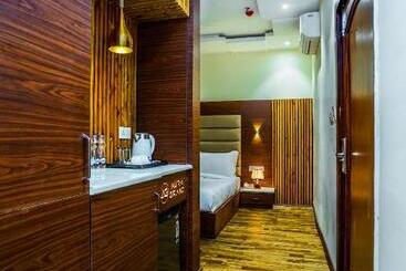 민박 Aura Grand By Levelup Hotels
