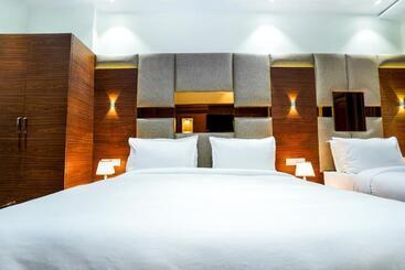 민박 Aura Grand By Levelup Hotels