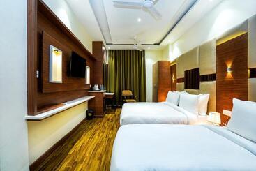 민박 Aura Grand By Levelup Hotels