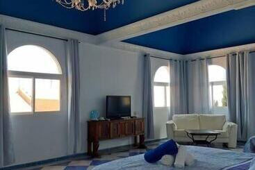 تختخواب و صبحانه Villa Zafira