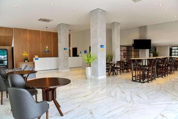 هتل Days Inn By Wyndham Cascavel